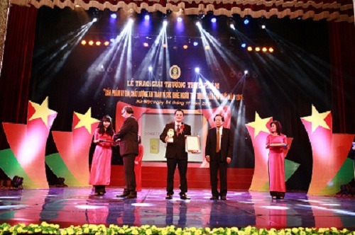 Ích Giáp Vương vinh dự nhận giải thưởng "Sản phẩm uy tín, chất lượng, an toàn vì sức khỏe người tiêu dùng năm 2015"